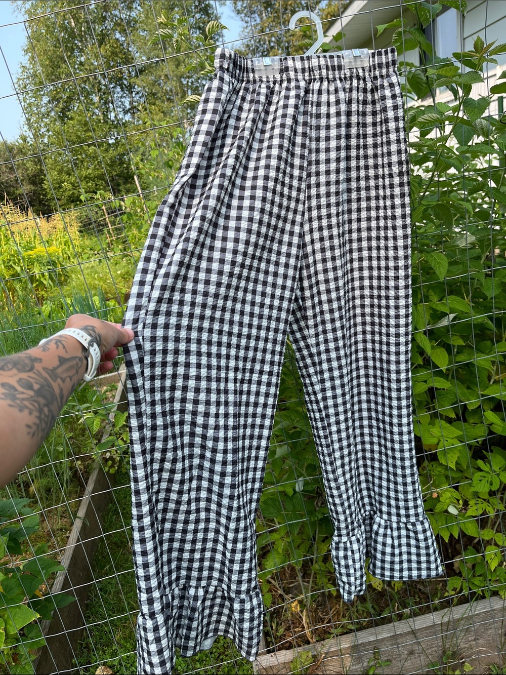 Gingham ruffle pants